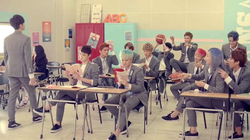 sylviasjar's tweet photo. gfriend and seventeen changed the industry when they debuted in 2015, now they are all grown up https://t.co/IVfxyFLjQB