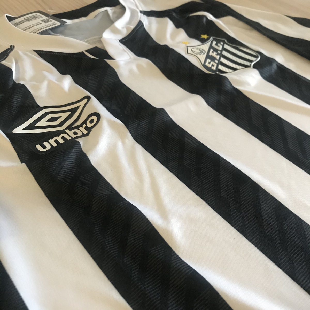 As you'll see below, the details on these shirts are exquisite, and I was seriously delighted when such rare shirts went on sale at such an affordable price  @mandmdirect A  #footballshirt collector's dreams come true! Lots of you have bought them too.Enjoy the thread...