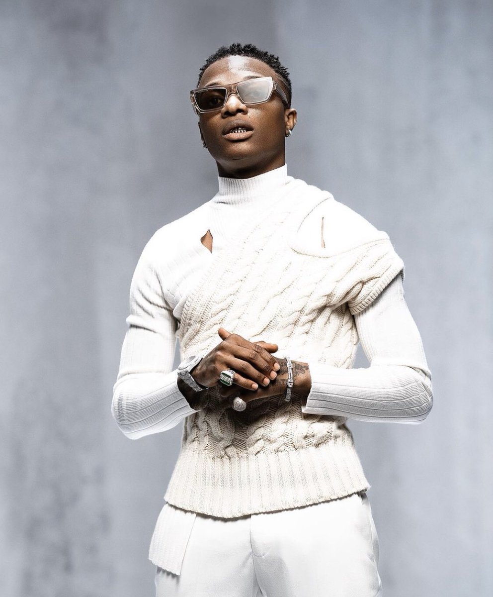 Since today is thursday, here are throwback pictures of some popular nigerian celebrities: A THREAD  1. Wizkid 