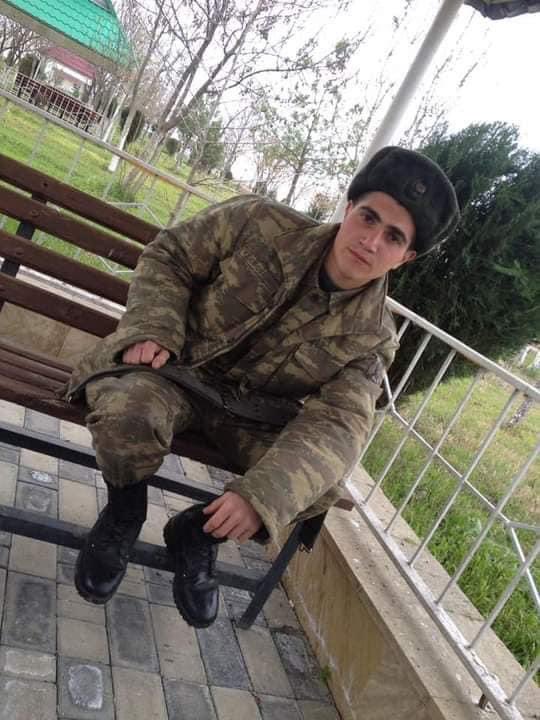 Nurana_Mammadli's tweet photo. ❗️Axtarılır: Qədirli Elnur Rəcəb oğlu. 27/08/1997. Oktyabrdan bu yana əsgərimizdən xəbər yoxdu.
Əlaqə nömrəsi:
(55)743-62-13
(50)765-89-90 https://t.co/9PwOm9dcYM