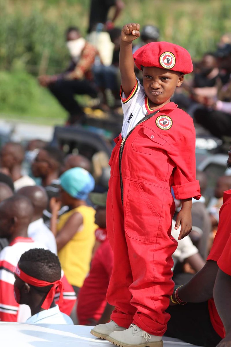 khizzy7's tweet image. ✊