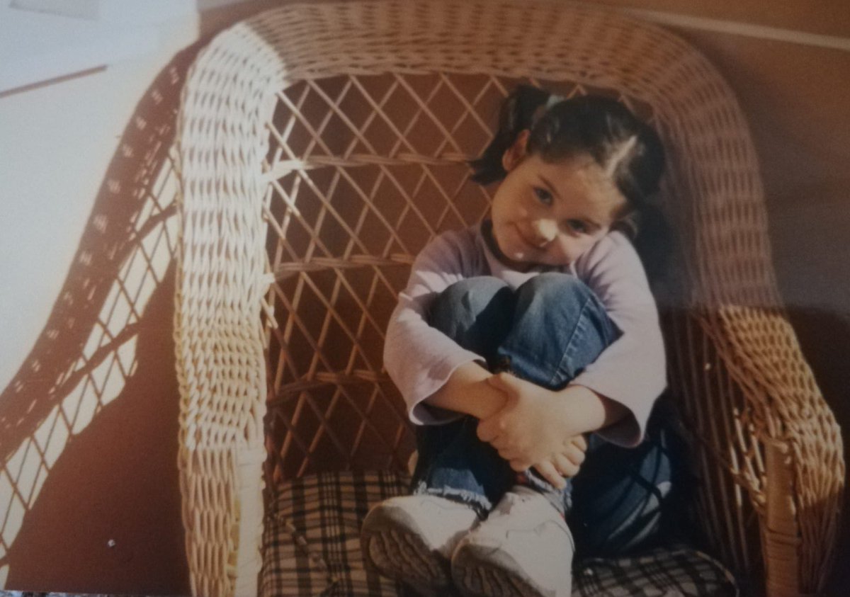 yareaguillen's tweet photo. Buenos días! ☺️
Tengo ganas de ponerme al día con vuestros mensajes. Gracias por la acogida de #VolverYarea 🖤
Me dejáis en comentarios a qué momento os gustaría volver?
https://t.co/lDfXJKp6P6 https://t.co/FC4WJHRYLV