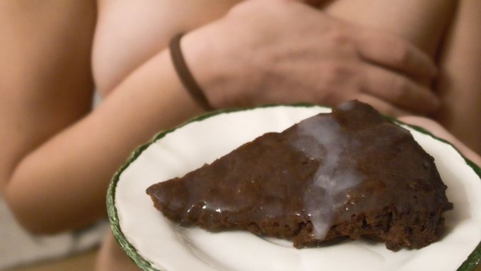 mmmm What this cream is? Yes, is my boyfriend💦 and I ate it all😋 Watch more on my OF https://t.co/1Xo8bnl5an  #adultstores<a href="/tag/adultcontent"class="tags"><span>#adultcontent</span></a><a href="/tag/adultstores"class="tags"><span>#adultstores</span></a><a href="/tag/onlyfansale"class="tags"><span>#onlyfansale</span></a>