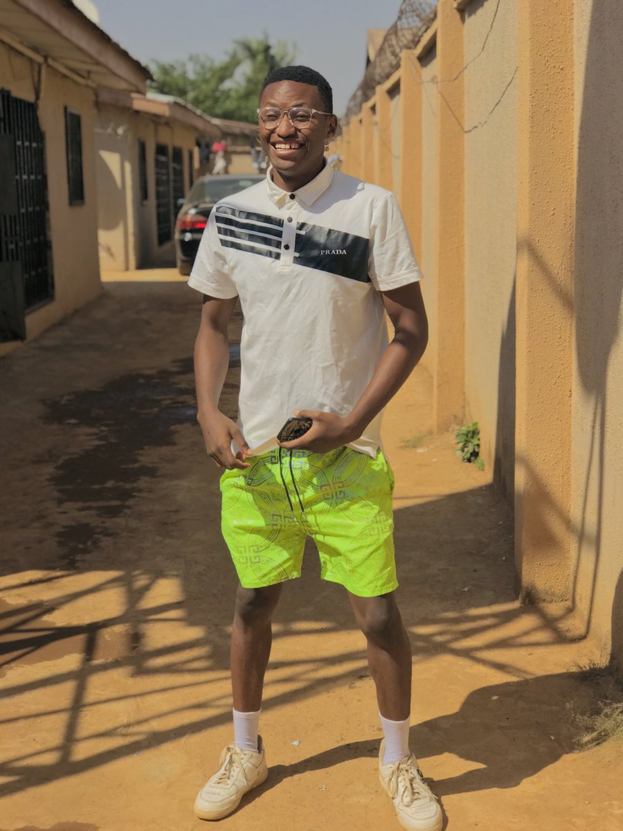 AlimDjkalifa's tweet photo. Oya follow me and I follow back๐#streamMeanAthing #stingymenassociation
@Akpanannang #followback #asuustrike https://t.co/5CXwHJ7q9v