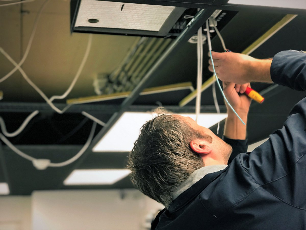 De belangrijkste stap is gezet: je hebt ervoor gekozen om mistbeveiliging aan te schaffen. Nu zijn wij aan zet. Je vraagt je vast af hoe het plaatsen van de mistgenerator te werk gaat en waar jij, als klant, rekening mee moet houden. Lees het hier: 
mistmonster.nl/installatie-mi…