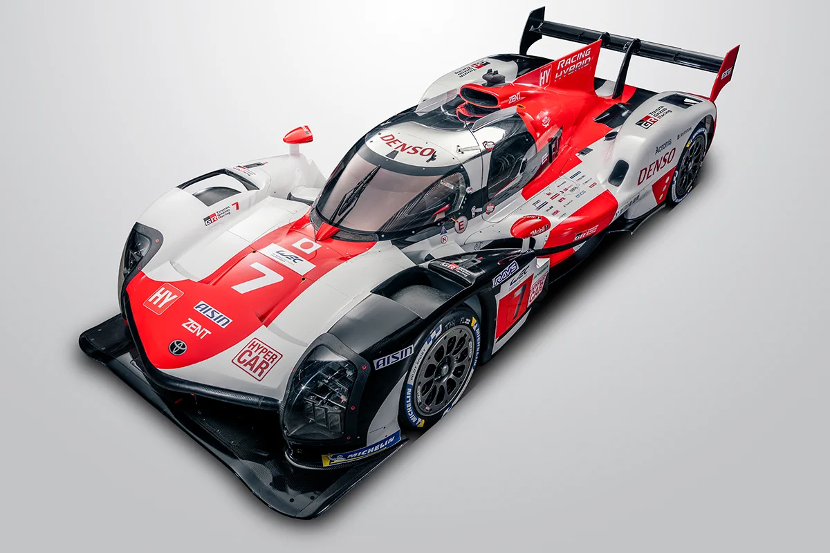 トヨタ、新型の耐久レース車両GR010HYBRIDを発表！