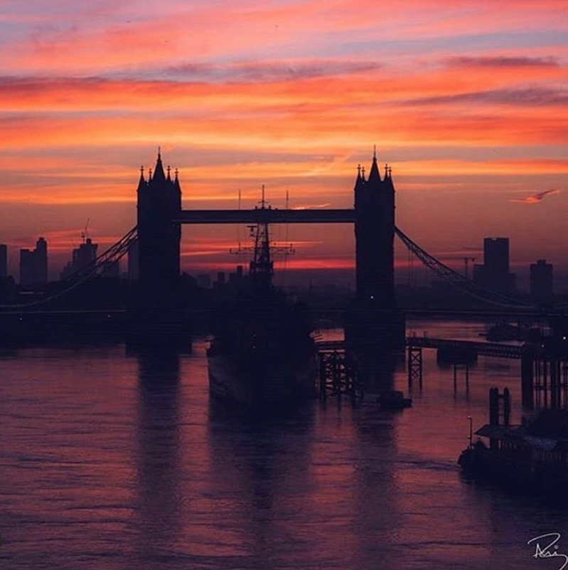 citycruises's tweet photo. What's your favourite #London #andmark? One of ours is #LondonBridge. Comment below 👇 📷@londoncitygirl
#citycruiseslondon #londoncalling #river #riverthames #londonthames #boat #cruise #citycruise #sightseeing #UK https://t.co/nXxn4hBEiq