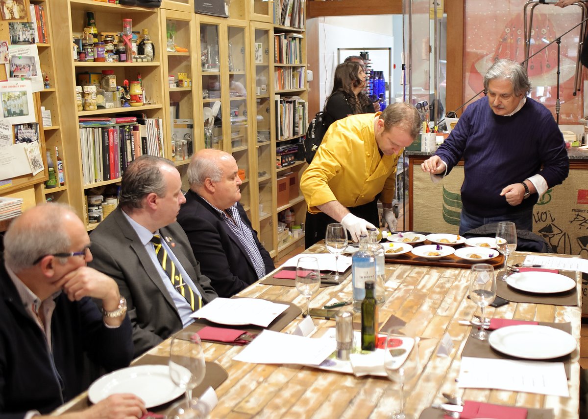 descubrelatrufa's tweet photo. El cremoso de bacalao con trufa del @barpalomeque fue la propuesta ganadora de la tercera edición de Descubre la  trufa.
¡Qué tiempos! 
📸 @gabi_orte. https://t.co/1Ws4IfuvYq