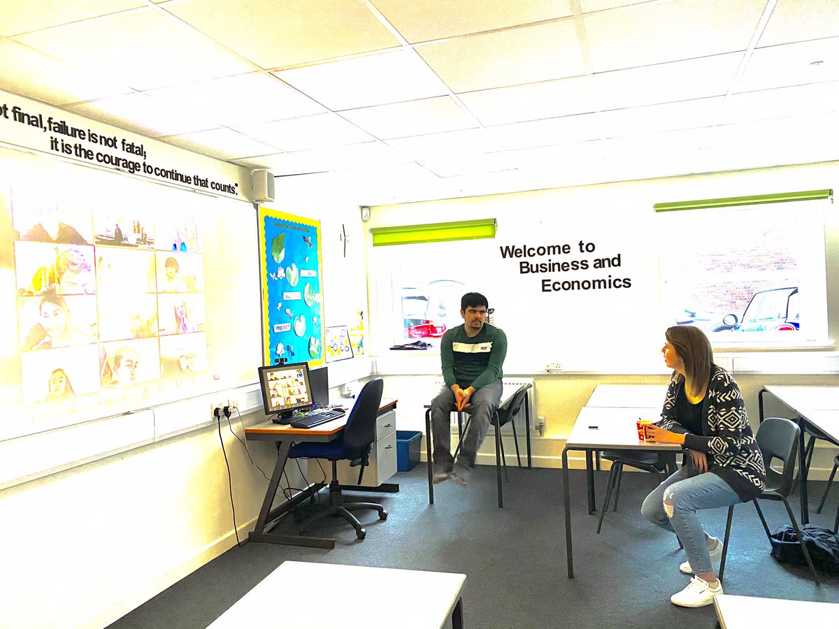 Coffee and chat is in full swing..... it’s so lovely to see you Year 12 🥰