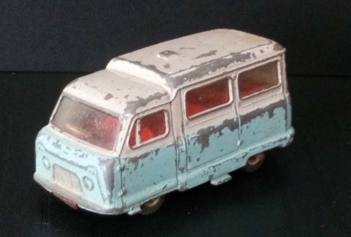 PaulzSmith1's tweet photo. #BashedUpThursday Dinky Toys 295 Standard Atlas Kenebrake @jeckythump @DiecastAddicts @WeLoveDiecast @Collectomaniac3 @Banjoman2011 @thespafixer @Cooldudehicks @LittleJohn_MD @diecastchile @SharpbluePix @marcus_t_ward @GarageDiecast @RunsOnRails https://t.co/0F5Y2csRIM