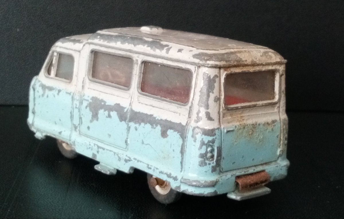 PaulzSmith1's tweet photo. #BashedUpThursday Dinky Toys 295 Standard Atlas Kenebrake @jeckythump @DiecastAddicts @WeLoveDiecast @Collectomaniac3 @Banjoman2011 @thespafixer @Cooldudehicks @LittleJohn_MD @diecastchile @SharpbluePix @marcus_t_ward @GarageDiecast @RunsOnRails https://t.co/0F5Y2csRIM