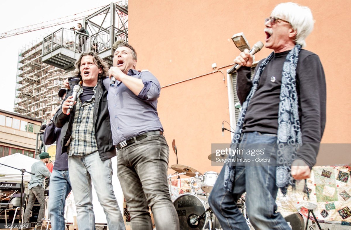 l'onore di avere tre amici (interisti) come #michelemozzati #ginovignali (nascosto) e <a href="/NiColonna/">Nico Colonna</a> 🥳🥳🥳 foto di #sergioinfuso 🌟🥂🌟 #amici #friends #friendly #amicizia #ginoemichele <a href="/SmemoOfficial/">Smemoranda</a>