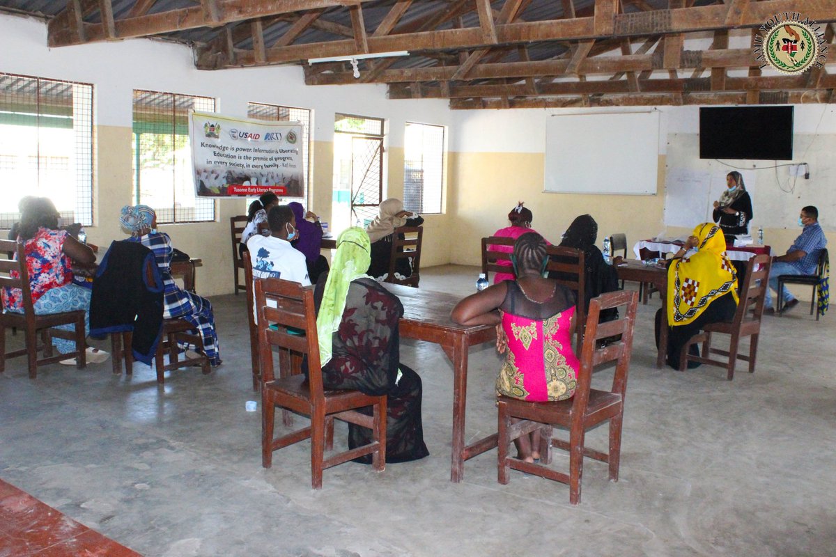 LamuYouth's tweet photo. Yesterday we had another planning meeting with lower grade teachers at Hindi-mokowe zone and discussedpland & strategies to employ for the implementation and smooth running of the Tusome early literacy program phase 3.The main goal is to promote early literacy in our community. https://t.co/DYIGw5DZpB