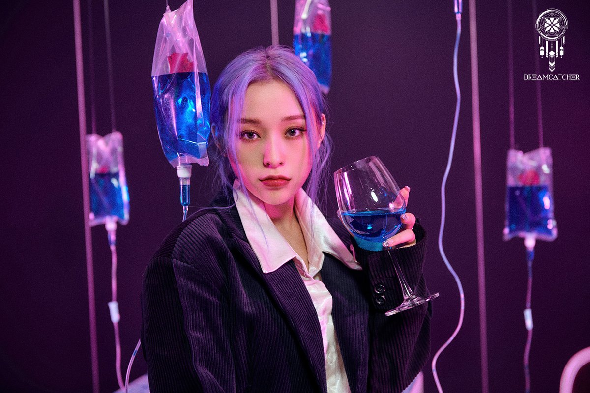 insomnicsy's tweet image. dreamcatcher in suits,
this is absolutely INSANE 😳