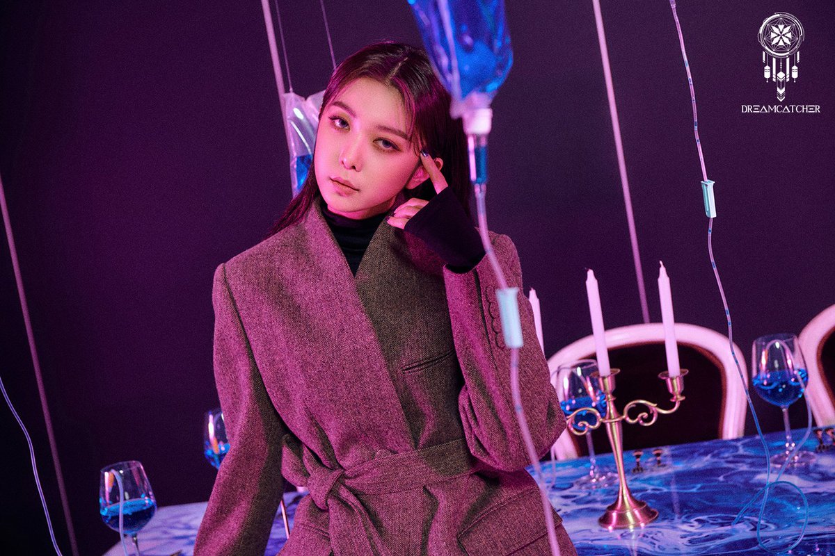 insomnicsy's tweet image. dreamcatcher in suits,
this is absolutely INSANE 😳