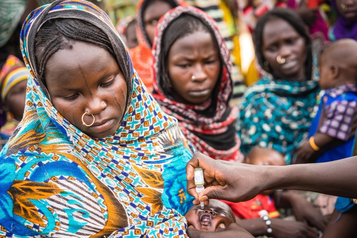 UNICEFChad's tweet photo. For generations, vaccins💉 have helped protect children from infectious diseases such as measles and polio.
Even in times of pandemic #COVID19, it ‘s important to vaccinate children.
Vaccines work! 
#PourChaqueEnfant💙, health
@gavi @Sida @UNICEFAfrica @WHO @OnuTchad https://t.co/21qVpMu75B