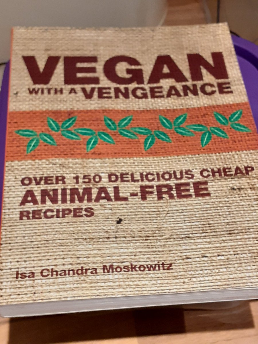cliveswinsco's tweet photo. @animal_leaks #DairyIsScary ;
Indeed , it's hideously scary π±
#Veganunityday
#Veganuary2021
The meat&dairy industry (it's inseparable btw) is horrendously cruel & unsustainable (exacerbating climate change, food shortage & depletion of our natural World) Let's change this. https://t.co/oki31tUoV4