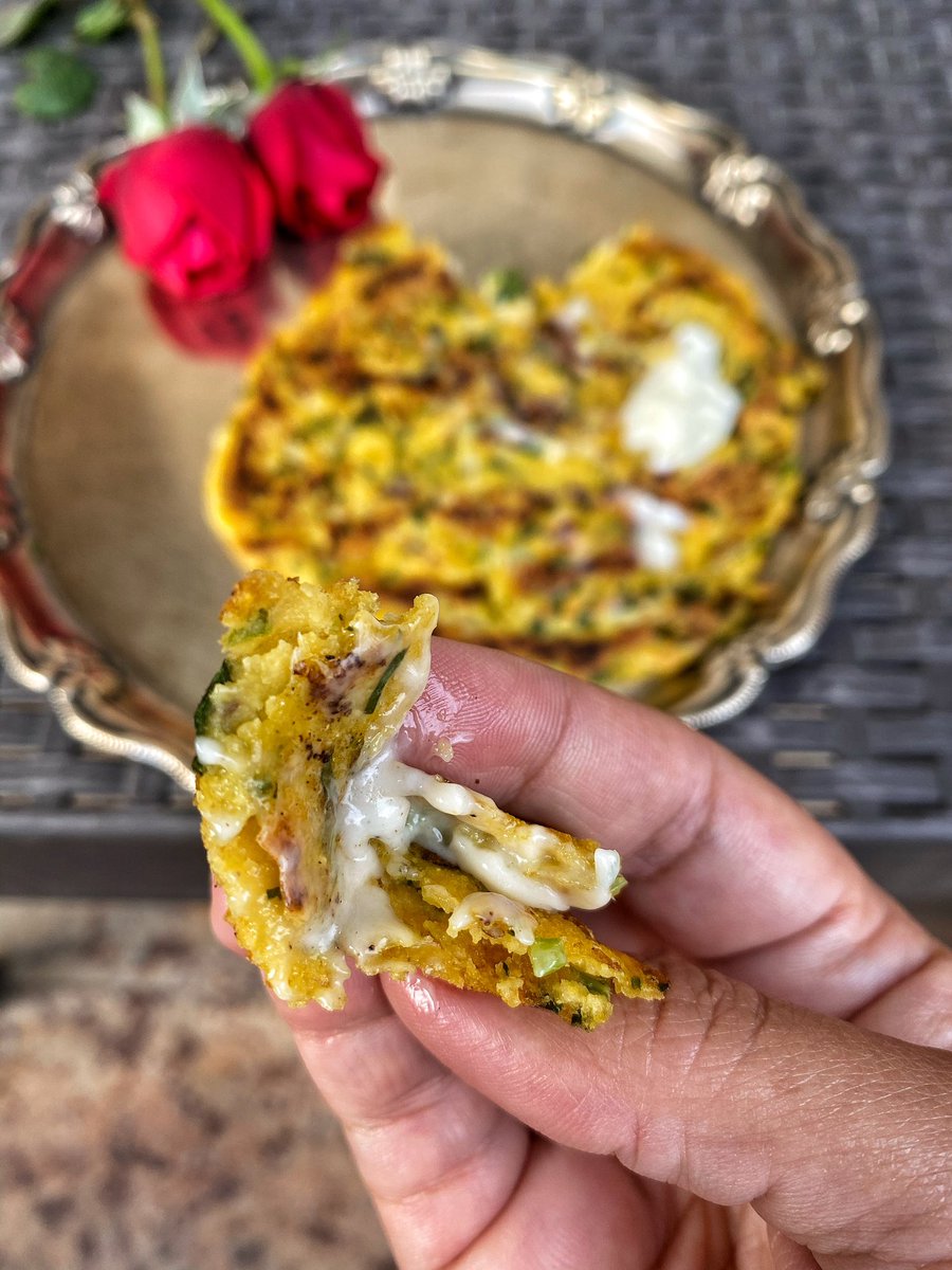 kishiarora's tweet photo. Make Makke ka dhoda 💖
Recipe here : https://t.co/HZ51PCNPuf https://t.co/BsaJ4JzdKP