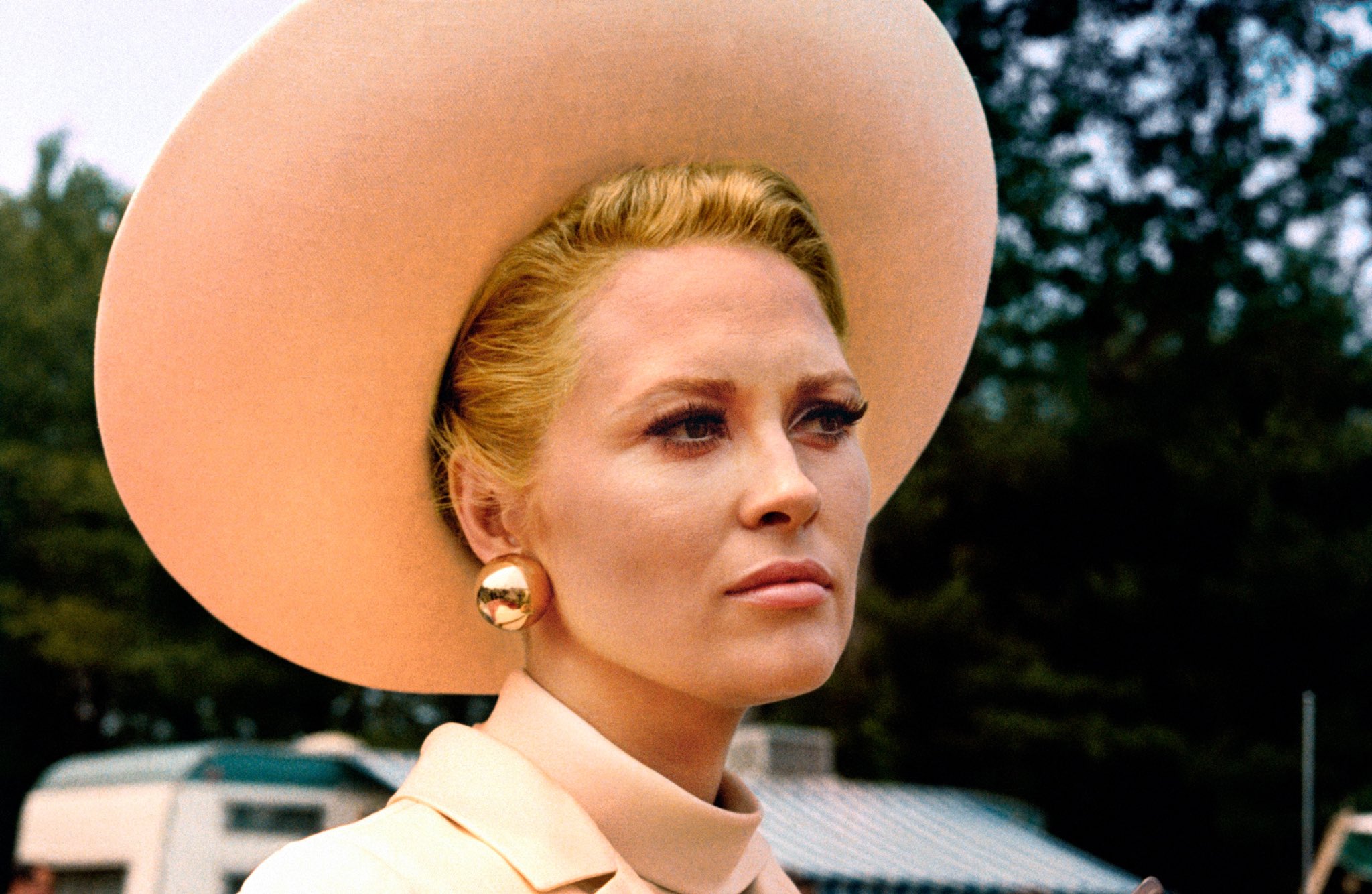 Happy Birthday Faye Dunaway 8  0  