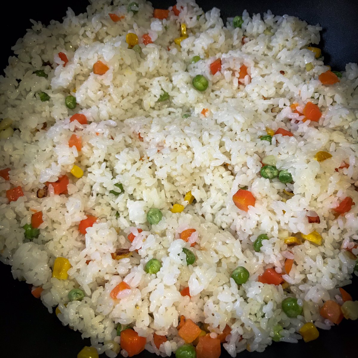 aiccomics's tweet photo. Over my years in China I’ve mastered the art of fried rice. https://t.co/KFlziRiBoG