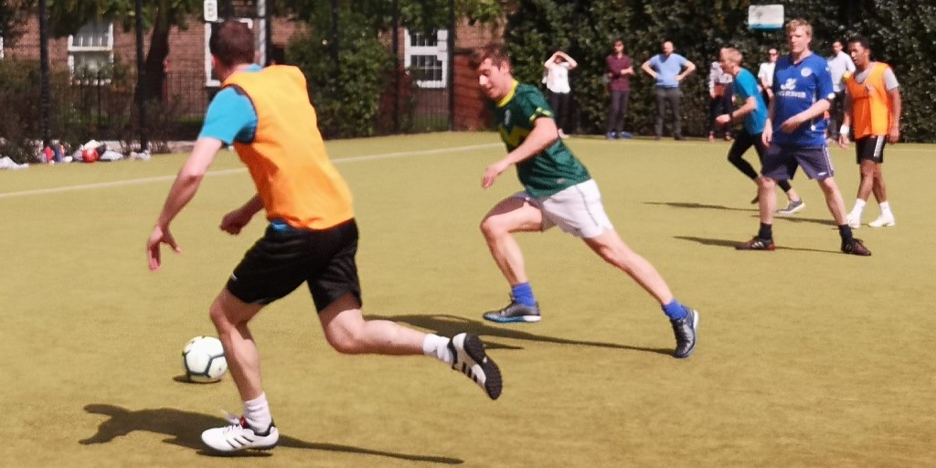 HouseofSportLDN's tweet photo. "Sport has a special place in the social fabric of many communities." 

This month we looked at the impact of communities within sports with some amazing insight from @TheRFL, @OurParksUK and @Racefully.

Sport communities really can make a difference. ⬇️

https://t.co/TmSM27ca5l https://t.co/1VoX8uh1Js