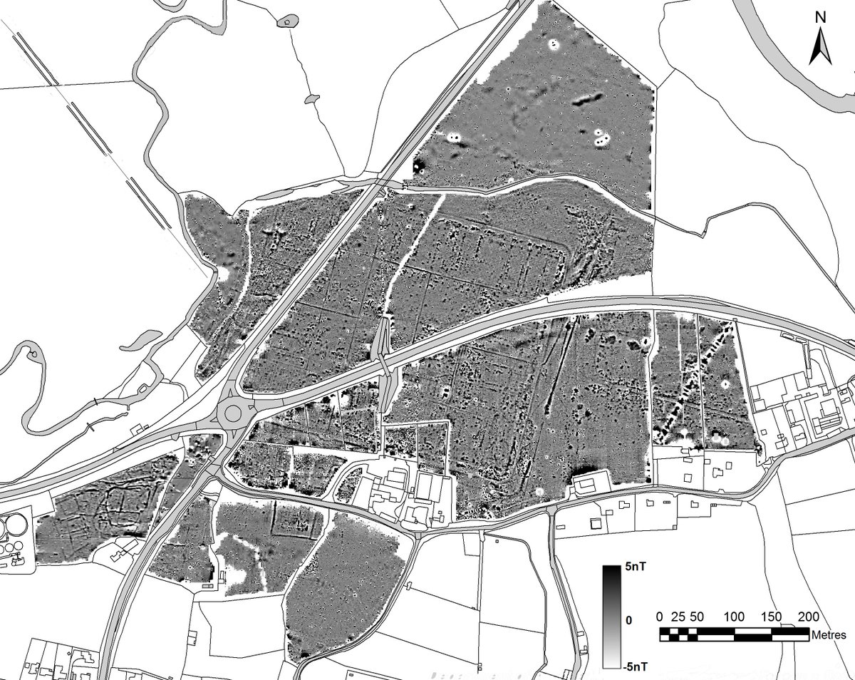 Lake Farm  #Dorset was found in 1959. Excavation suggested it was a base of the Legio II Augusta during its conquest of SW Britain in the mid 40s ADOur geophysical survey confirmed the 12.8ha legionary fortress, overlain by a series of modern roads and tracks #RomanFortThursday