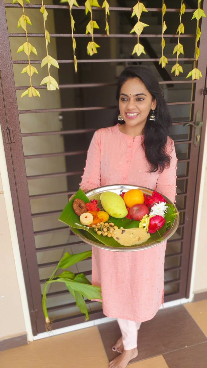 Revathyofficial's tweet photo. இனிய பொங்கல் நல்வாழ்த்துகள் 🙏🏾
நல்லதே நினைப்போம் நல்லதே நடக்கும்!
Happy Ponggal;)
#ponggal2021 #moment #revathymariappan #littlethingsthatmatters #home #imblessed #imgrateful #thankyou https://t.co/kXjKKPidXI