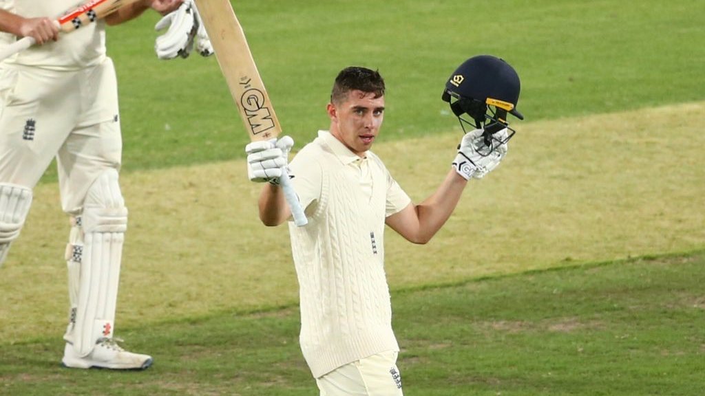 Great to see @DanLawrence288 making his Test Match debut today for <a href="/englandcricket/">England Cricket</a> 🙌

#SLvENG #GM2021 #Icon