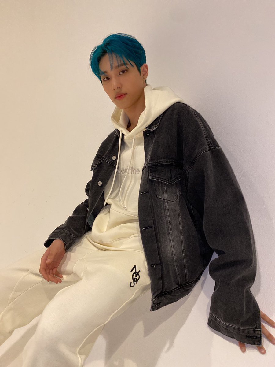 p1h_ph's tweet photo. 첫 하모니션이었는데 살짝 긴장했는데 역시 인성선배님 덕분에 더 재미있게 할 수 있었던 것 같아요! 여러분들도 재미있었죠?!?! 그럼 다음 하모니션까지!!~ 안녕 ✌🏻😝

#P1Harmony #KEEHO https://t.co/q8L69jsmEV