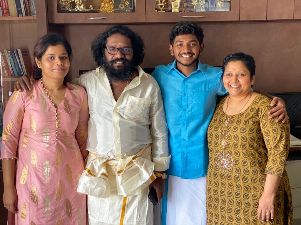 கீழடி தமிழனின் மண்வழி திருவிழா! மண்ணையும் மாட்டையும் மறவா பெருவிழா! தமிழர் வருட பொங்கல் வாழ்துக்கள்🌹 வாழ்த்துங்கள்🐅🐅🐅🌹🌹🌹