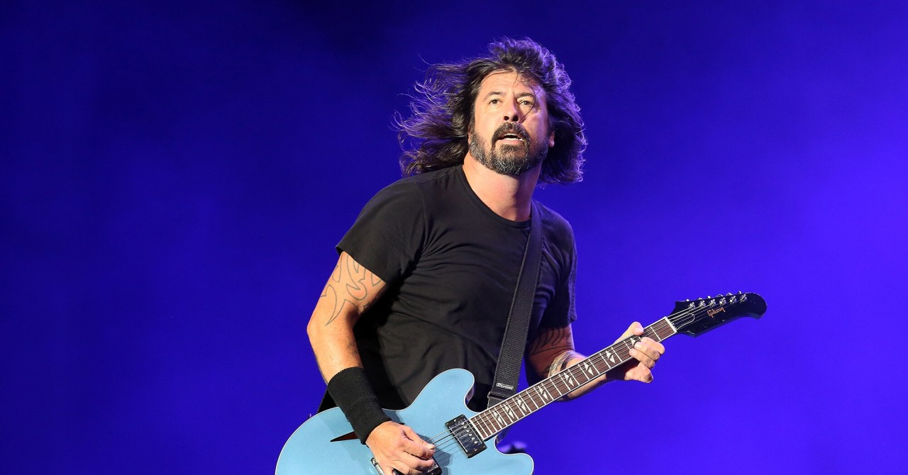 Happy birthday to Dave Grohl, we hope to see you over a stage soon! -  