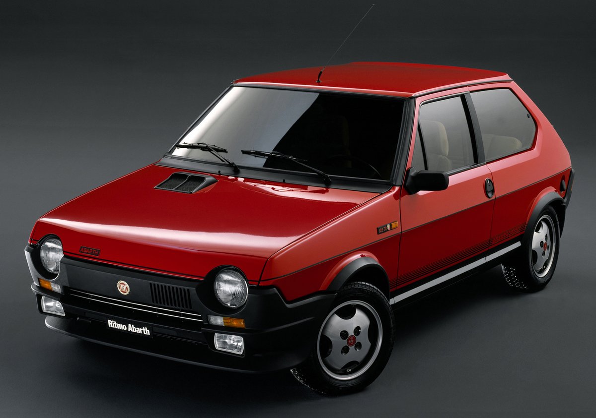 ABARTH_JAPAN's tweet photo. 【#アバルトクイズ】
80年代、そのチャーミングな外観からは想像もつかない野性味あふれる乗り味で
日本でも多くのファンを獲得した『FIAT RITMO ABARTH』。
当時最大のライバルと目されたのは、どのクルマだったでしょう？ https://t.co/agEJ9Gv5MC