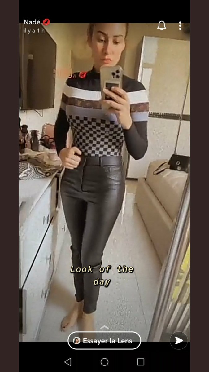 maistesquitoi11's tweet photo. #nadékhra t as oublier la cinture, à moins qu elle ne te l ai pas donné !!! #nabilla #nadéphacochere #thomasvercaca #marcblata #maevaghennam #manontanti #nadeblata #jazztvshow #JLCfamily #JulienTanti https://t.co/3sk4IDxhDp