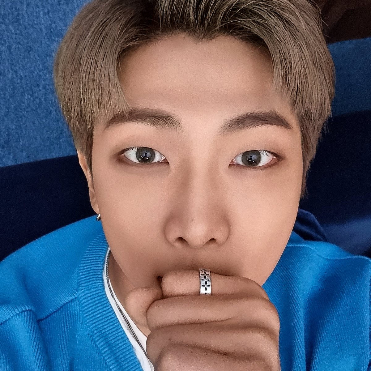 SamsungMobile's tweet photo. Here are a few of those stunning AI-enhanced, high-quality selfies we just mentioned...😏
#GalaxyS21
Learn more: https://t.co/ZZorLSJCci https://t.co/yiRLAYdHuL