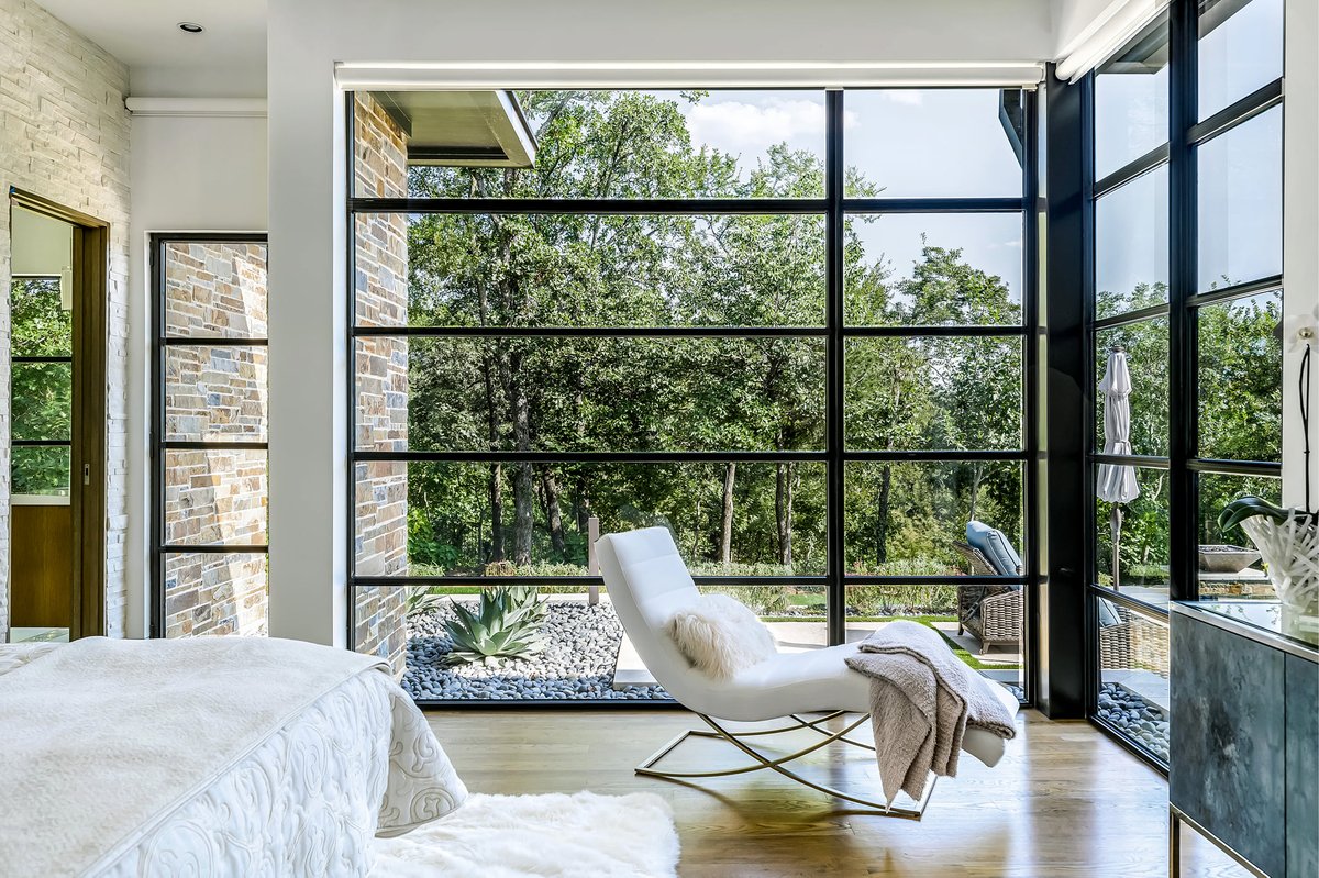 Project: private house in Dallas
Designer: Architect John Lively and Associates
Photo: VistaBee, courtesy of Finesstra
System: FerroFinestra W50 TB

#architecture #steelwindows #ottostumm #architecturephotography #Architect