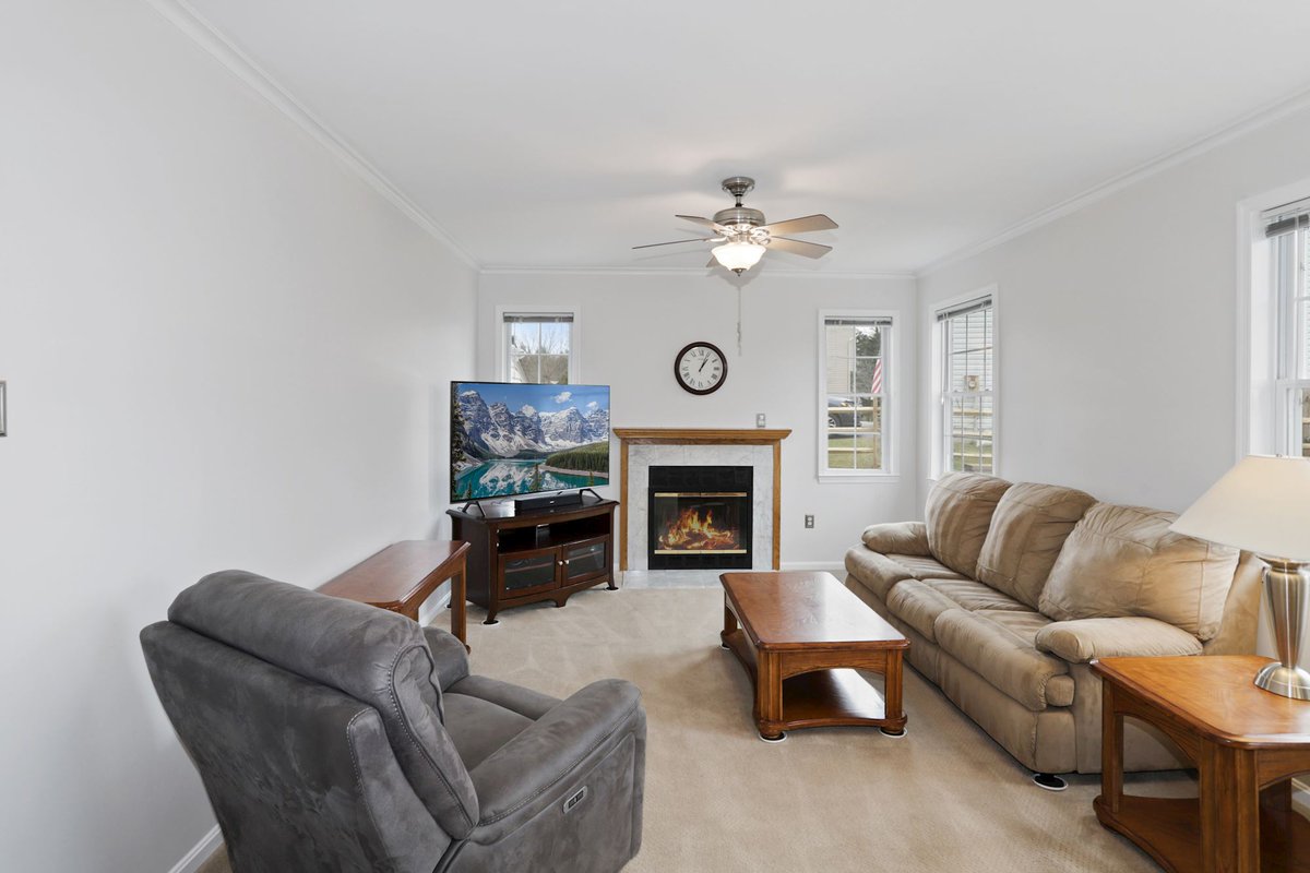 KilnerGroup's tweet image. Just Listed in #Gaithersburg! Traditional 4-BR Colonial Home Tucked into an Established Neighborhood in Flower Hill. Open House today from 5:00-7:00PM! 

Know more about our listing here: buff.ly/35CQprK