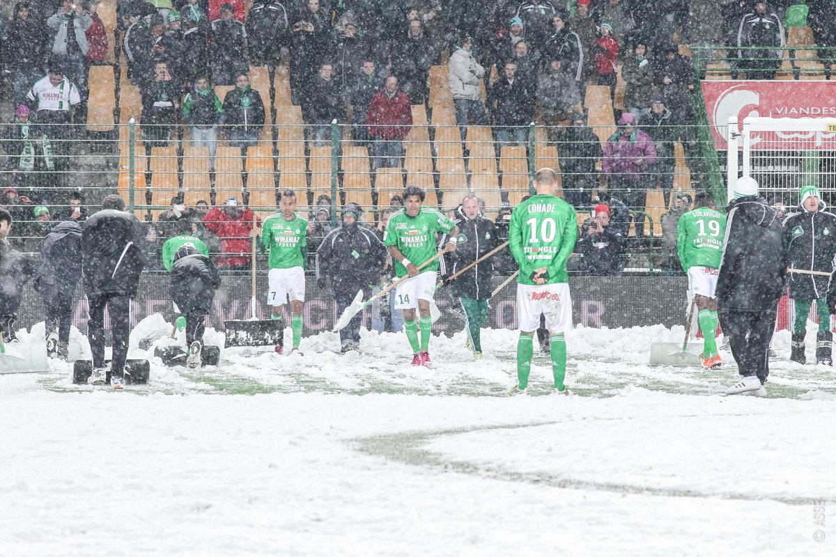 ASSEofficiel's tweet image. ❄️ Les titulaires, eux non plus, ne manquaient pas à la pelle 😉

🔙 #ASSEMHSC 09/02/2013