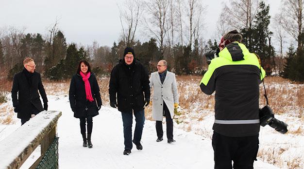 City of Trollhättan confirms software giant <a href="/SAP/">SAP</a> have secured land for a potential #datacenter project. Great regional qualities and conditions for #digital industry. Passionate teams Position West <a href="/Node_Pole/">Node Pole</a> <a href="/BusinessSweINV/">Business Sweden Invest</a> and many more! tinyurl.com/y3atgxy9