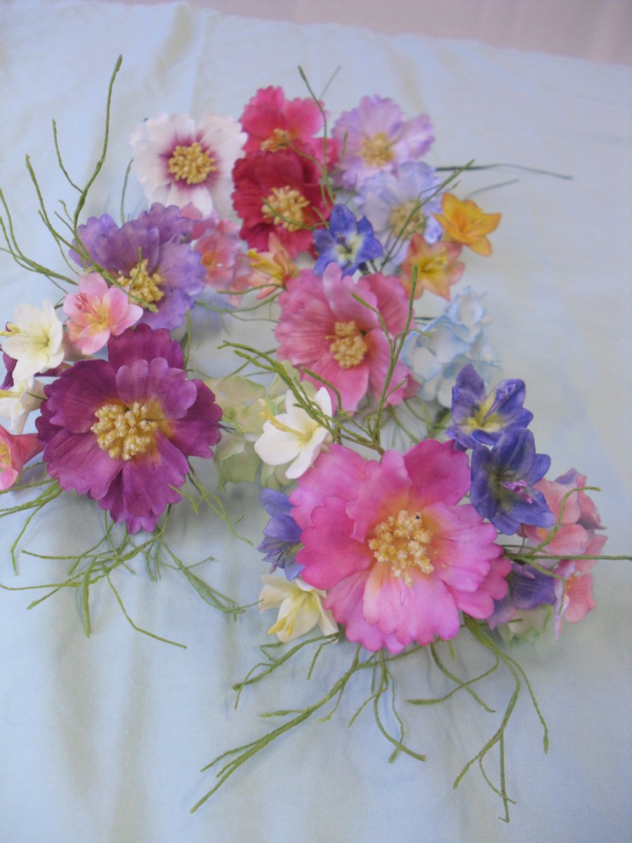 LearningCardiff's tweet image. .@carmel_Lovell Awydd rhoi cynnig ar rywbeth newydd ar gyfer 2021? Cael eich ysbrydoli, bod yn greadigol a dysgu'r grefft o #cakedecorating ar-lein. Dewch i gwrdd â phobl newydd debyg yn ein grwpiau bach cyfeillgar. Cofrestrwch nawr adultlearningcardiff.co.uk #cychod siwgr #cacennau