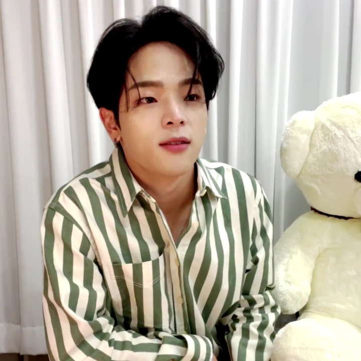 kimwooojin23's tweet photo. Su pelo que lindooooo @woooojinn #woolive #kimwoojin https://t.co/aCTg966APe