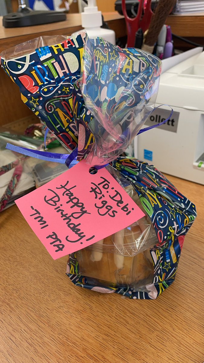 debiriggs's tweet photo. @tmipta Thanks for the b-day treat! 😝👏🏼🎉🎂 https://t.co/LL6z1zGqVD