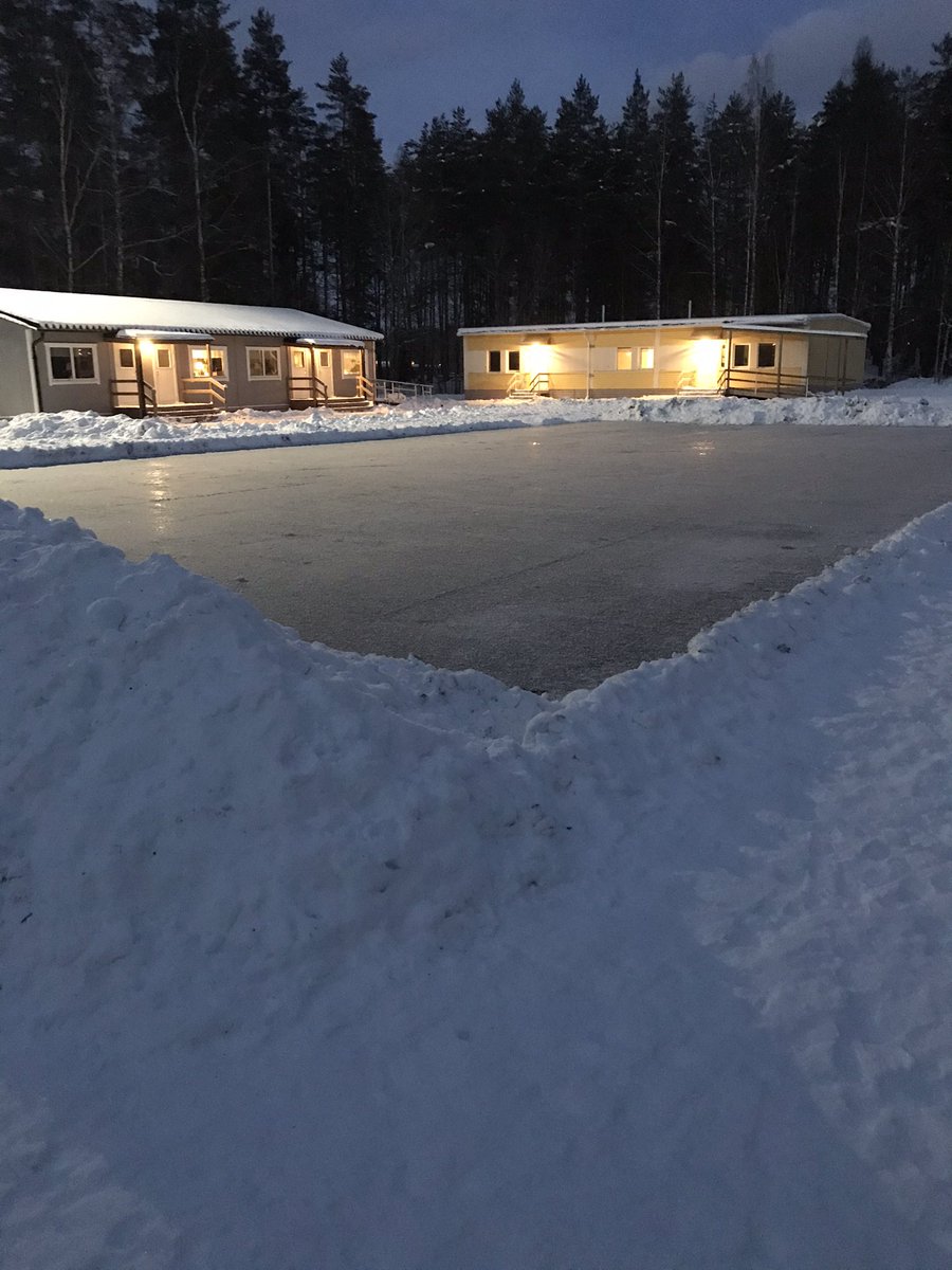 Spolat och klart!
Får dock endast nyttjas av elever under skoltid...
Tur i oturen att detta lömska virus bara smittar vardagar efter kl. 16.00, helger och andra lovdagar!
#surahammar
