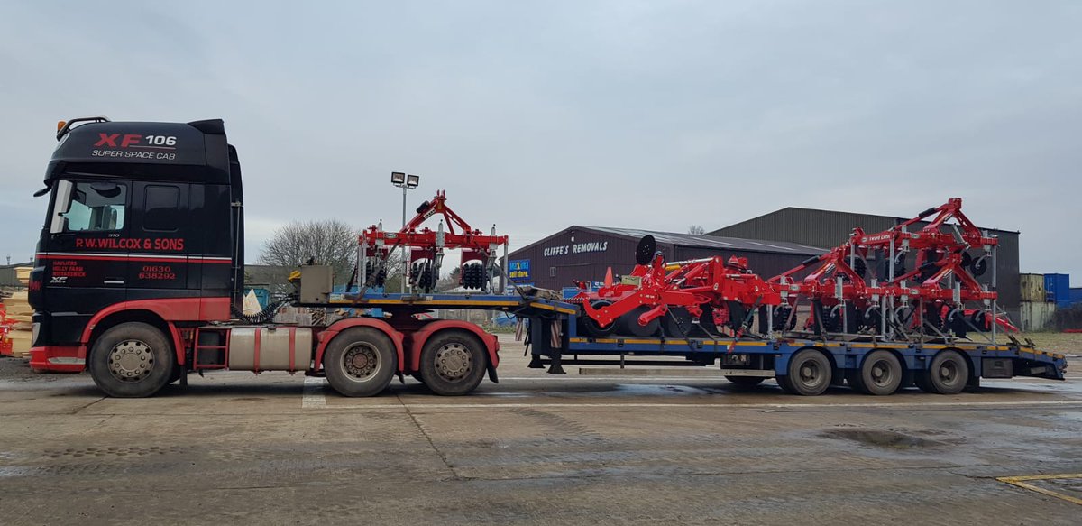 OPICOag's tweet photo. Even more Sward Lifters off to their new homes, accompanied by some Grass Harrows on this snowy Thursday. It seems everyone is thinking about their grass - have you thought about yours?  #morefromgrass 

See the full OPICO grassland range on our website https://t.co/2HZX6vn4NV https://t.co/HikQldjJuL