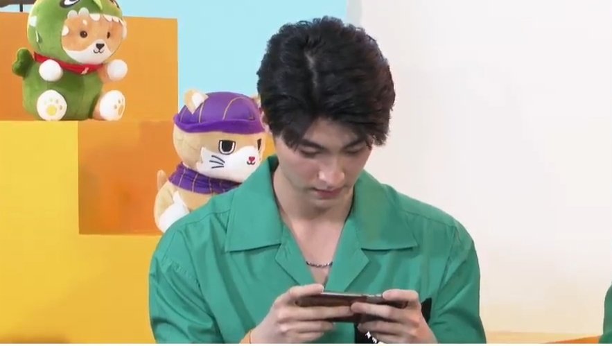 Nanoonxblue's tweet photo. อย่าว่าแต่ในเกมเลยที่อยู่ไม่นิ่ง
นอกเกมเค้าก็ไม่นิ่งค่ะ 😂💙
#Bluepongtiwat
#FreeFireFair
#frungnarikunn
@bluepongtiwat_ https://t.co/UlkZwC2v8q
