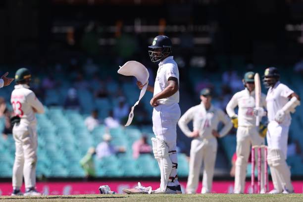 Vihari came out to bat no.6. And after few overs he pulled his hamstring and was on his haunches on the SCG wicket. And now the question arises, Does he continue batting here,if he does so then he could be in more pain and miss the next Test Or he would walk back, and come later