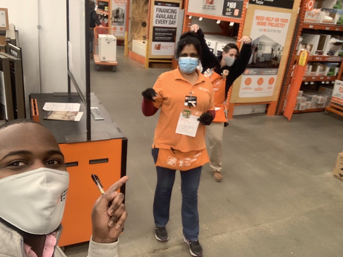 AkeelSolomon's tweet photo. Fantastic time yesterday with the Team in 919 with ⁦⁦@WendyMcclintock⁩ Got to do some recognition with  MET associates:  Oesha, Randi, Rihanna and safety captain Alex ! Great job team ! ⁦@WendyMcclintock⁩ ⁦@gene_barlow⁩ ⁦@DaveThd11⁩ #NJM #YeahMET #D277 https://t.co/AI7XHlTrrr