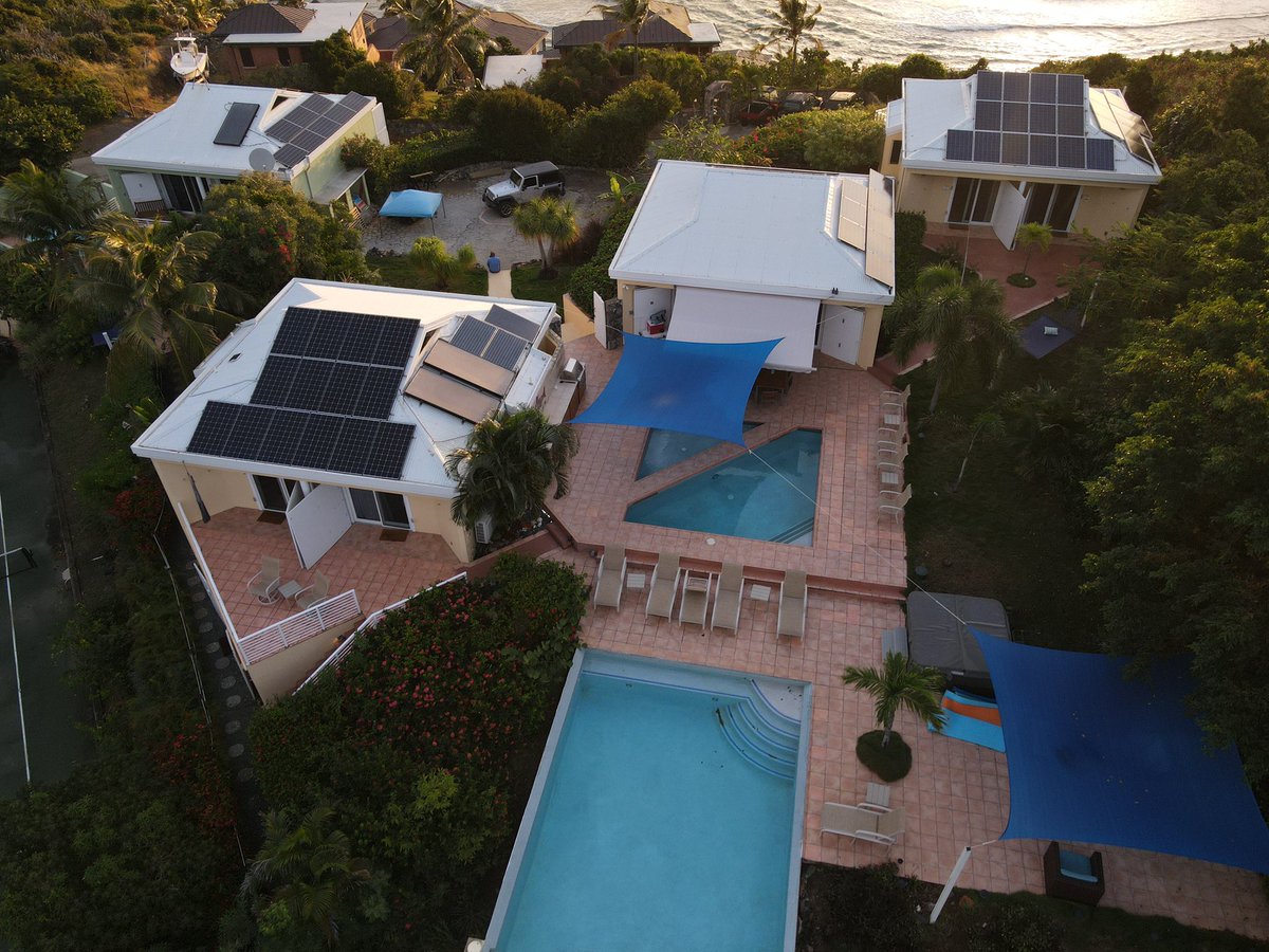 gr8xvilla's tweet image. First flight of SkyShip5. Playing with 
#NeutralDensityFilter on #islandsunrises