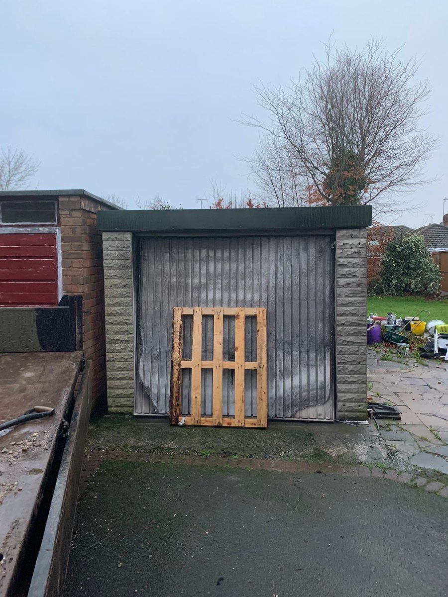 LtdLees's tweet photo. Fire burnt concrete garage removal. https://t.co/mYuwvU7eGQ