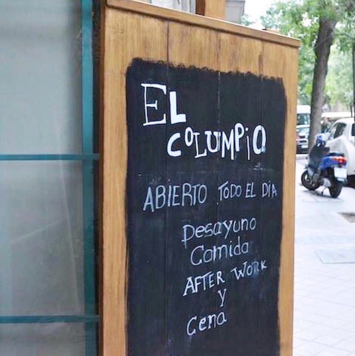 ElColumpioMad's tweet photo. ¡Te esperamos a cualquier hora del día para columpiarnos juntos!🍻🧆🍸

Desde el desayuno hasta la cena, pasando por tu #afterwork favorito con amigos y picoteo del bueno😉 https://t.co/UzHvAJw3iR