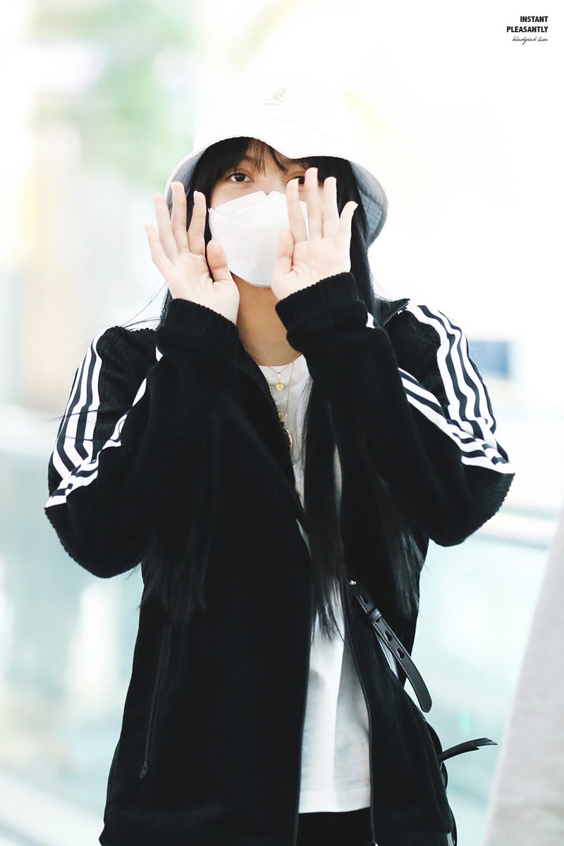 Instant Pleasantly tweet media